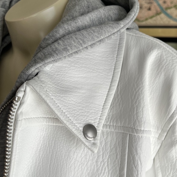 NWT Blank NYC White Vegan Leather Moto Jacket Gray Zip-Out Hood Insert - Picture 4 of 8